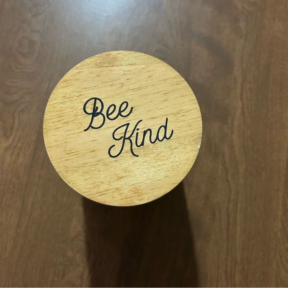 Bee Kind Green cannister - Picture 2 of 6